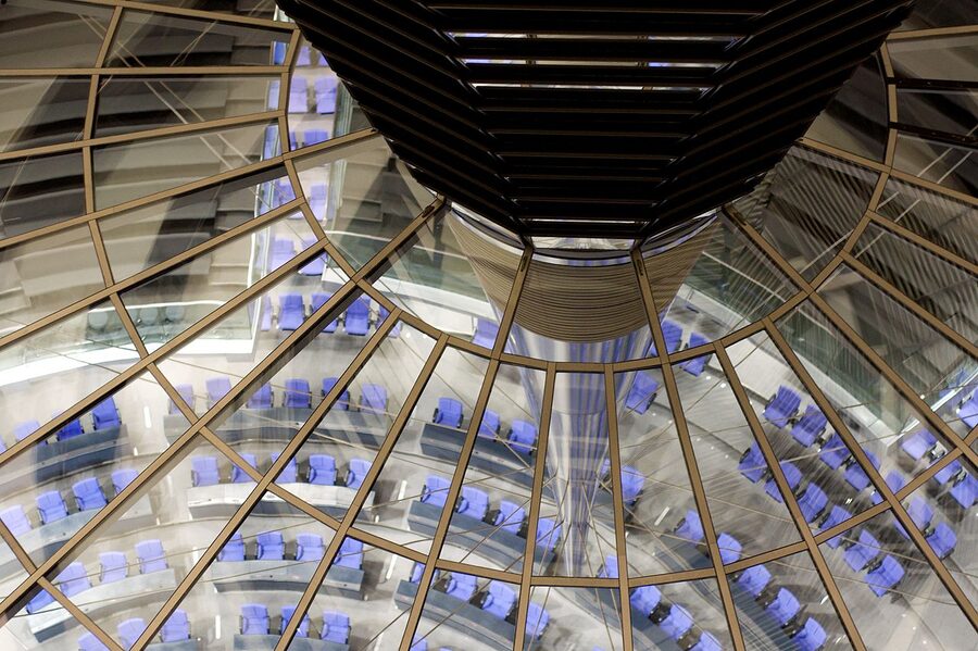 View down through the Reichstag dome to the Bundestag plenary chamber