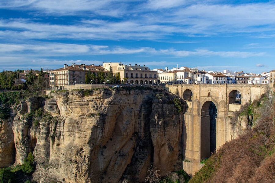 Puente Nuevo bridge over the deep El Tajo gorge in Ronda