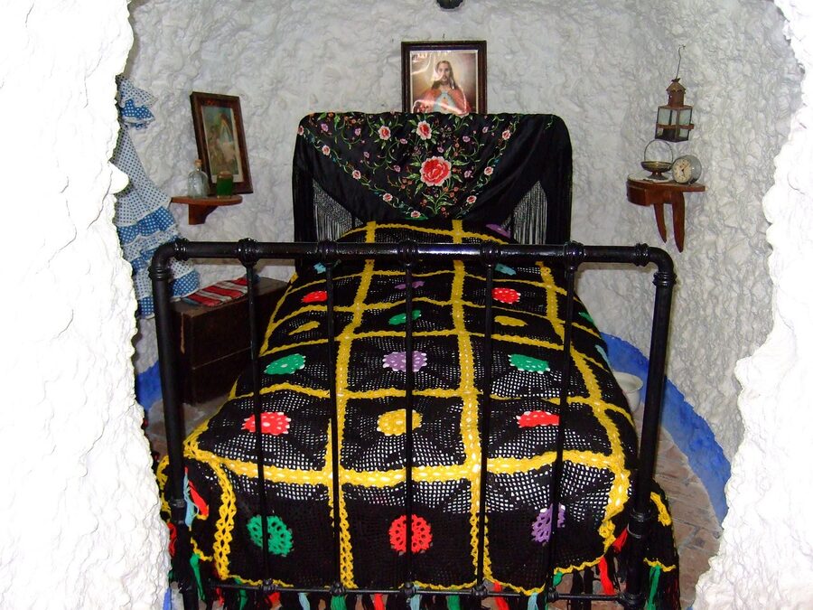 Sacromonte cave bedroom interior