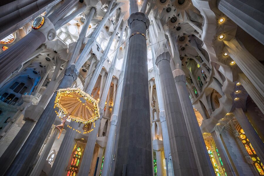 Sagrada Familia nave columns and crucifix