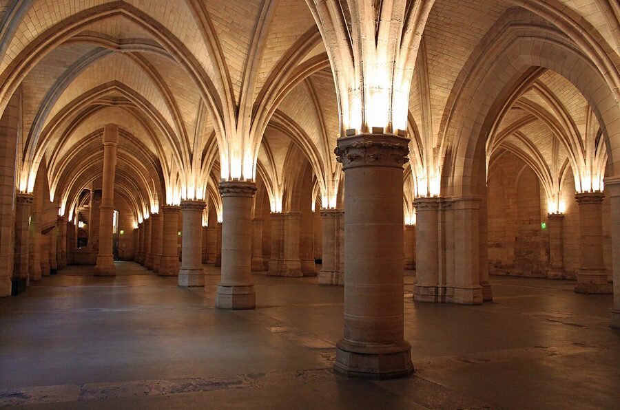 Conciergerie Salle des Gens d Armes medieval hall Paris