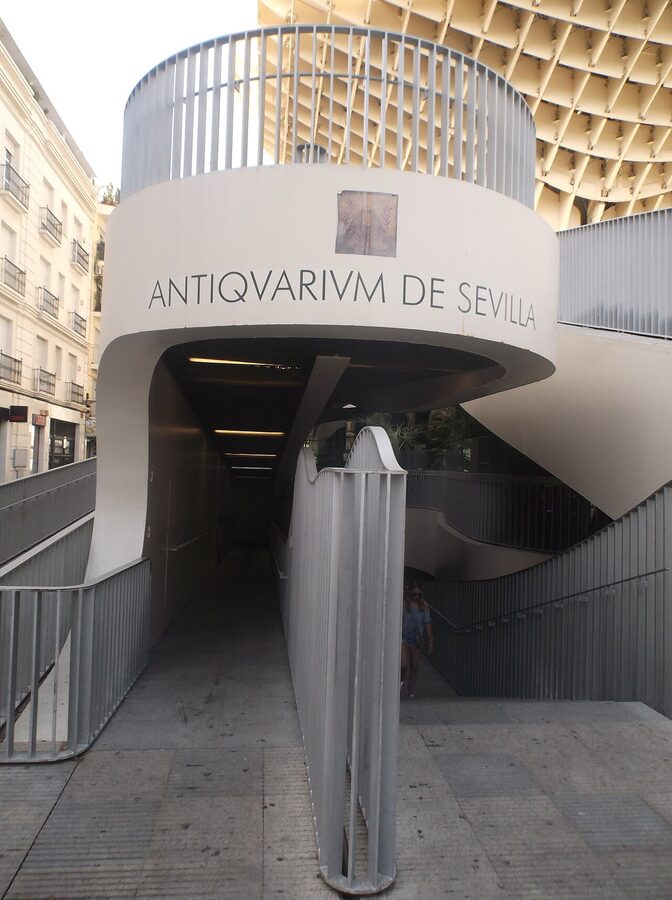 Entrance to the Antiquarium below the Setas