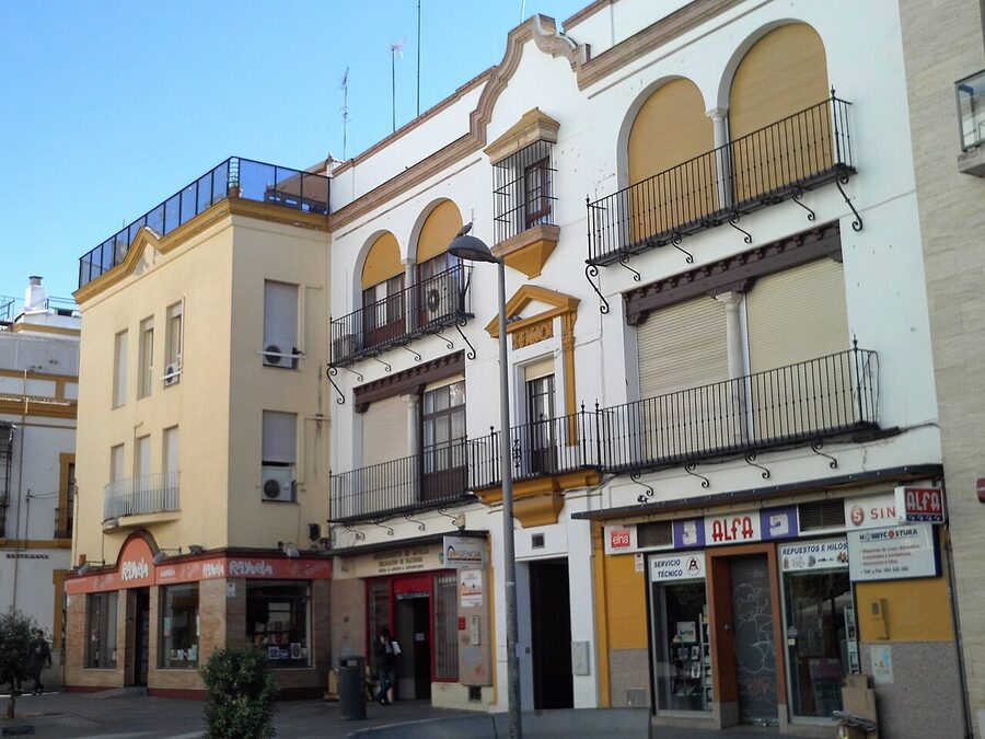 Plaza de la Encarnacion with the Setas above the surrounding buildings