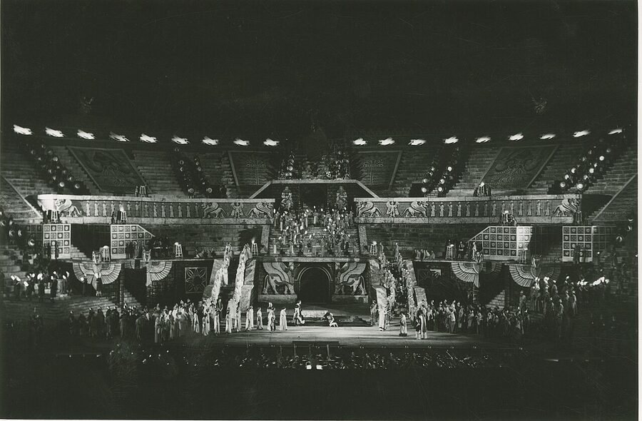 Historical photo from 1958 showing act four of Nabucco at the Verona Arena