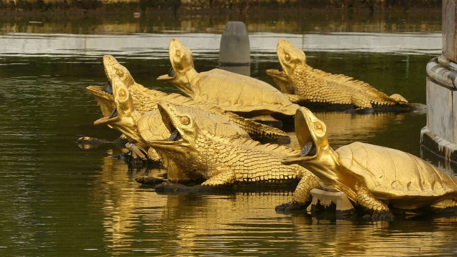 Fountain with turtles in the gardens of Versailles