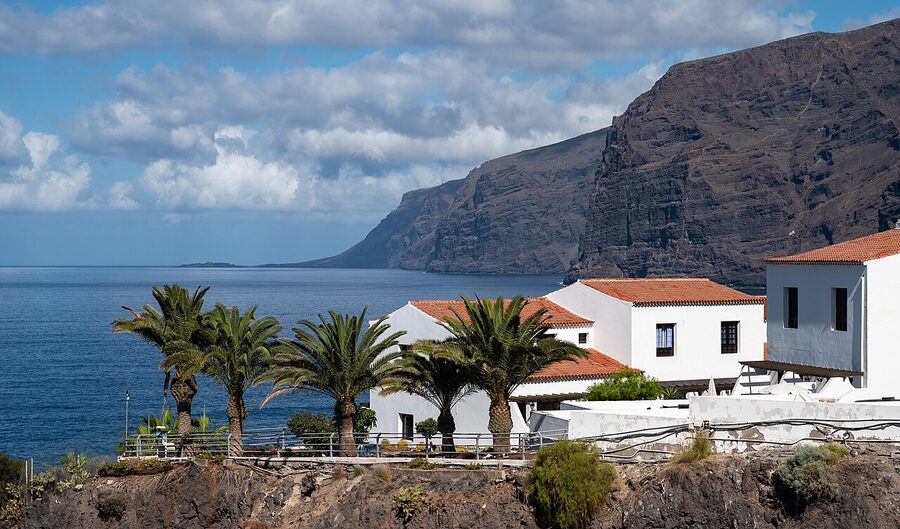 View from Los Gigantes village to the cliffs